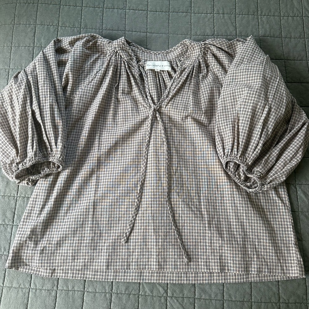 Daughters of India Poet Blouse in Taupe Small - Picture 9 of 13